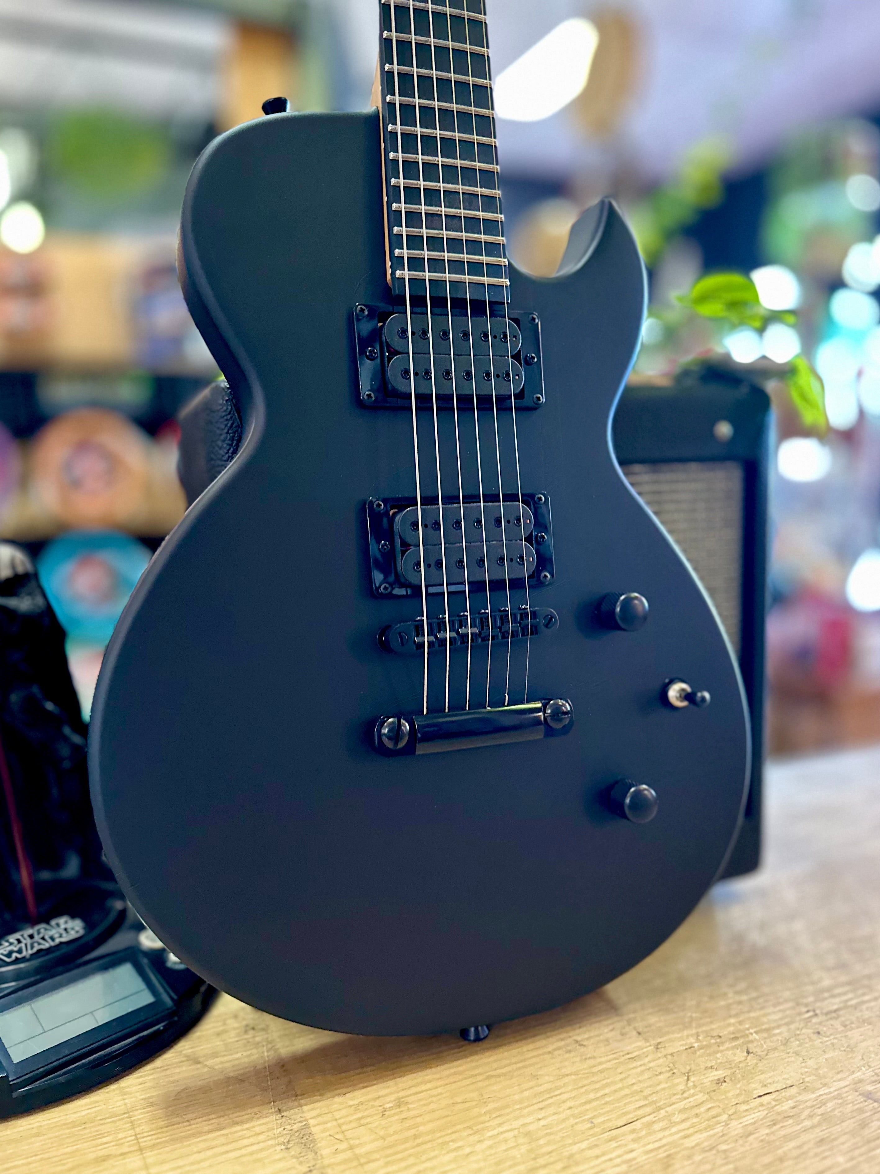 Spira Guitars | L-400 MBK | Satin Black Spira Guitars | L-400 MBK | Satin Black